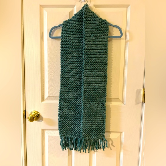 🧣Beautiful hand knit 🧣 - Picture 1 of 4